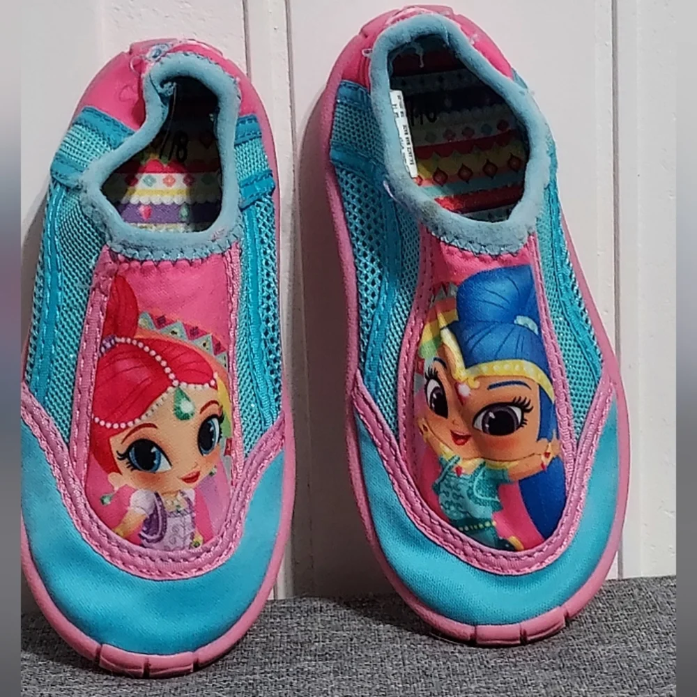 Size 7/8 Shimmer & Shine
